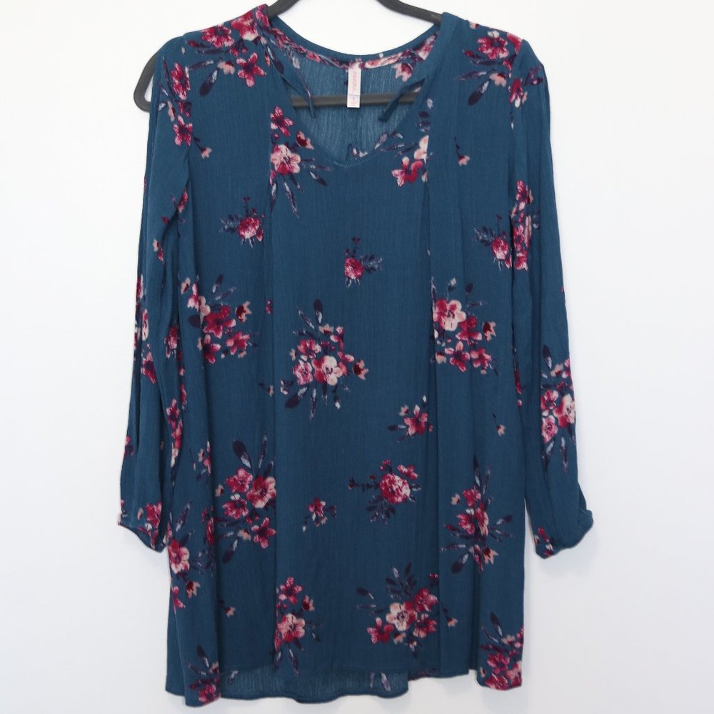 Xhilaration Choker Open Sleeve Floral Dress